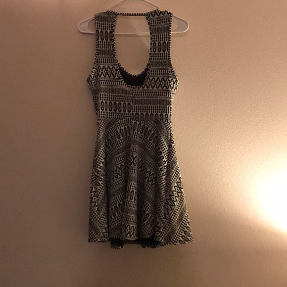 Patterned Dress - Picture 3 of 3